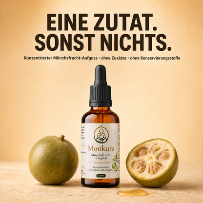 Monkura Mönchsfrucht-Tropfen neben ganzer und aufgeschnittener Mönchsfrucht: eine Zutat, konzentrierter Mönchsfrucht-Aufguss ohne Zusätze
